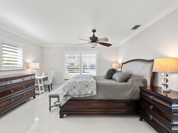 4000 NE 24th Ave, Lighthouse Point FL 33064