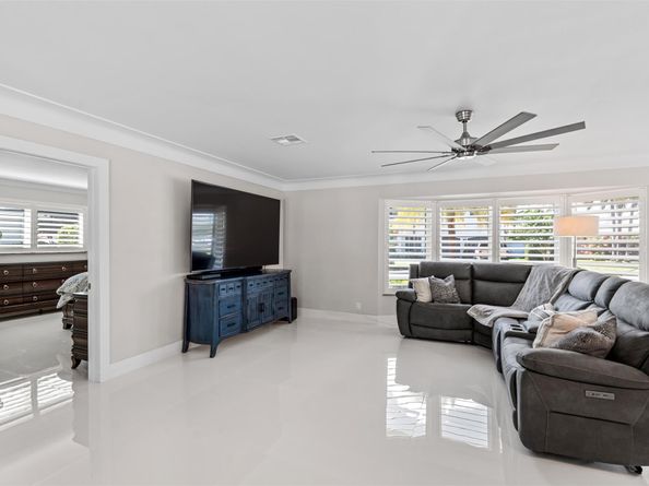 4000 NE 24th Ave, Lighthouse Point FL 33064