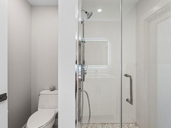 4000 NE 24th Ave, Lighthouse Point FL 33064