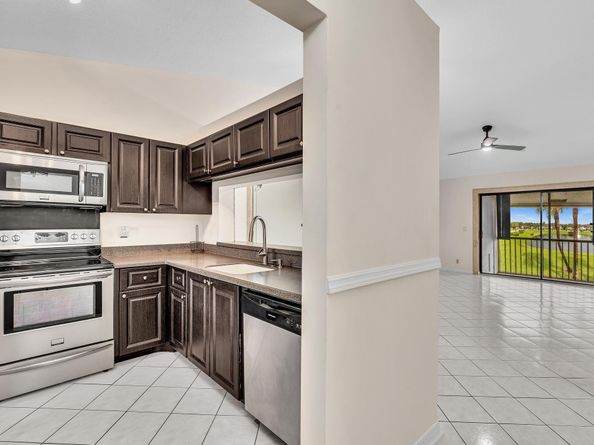 22017 Palms Way # 202 202, Boca Raton FL 33433