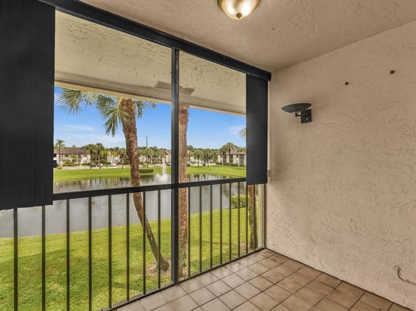 22017 Palms Way # 202 202, Boca Raton FL 33433