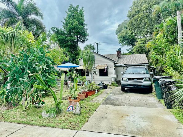 809 N Lakeside Drive, Lake Worth Beach FL 33460