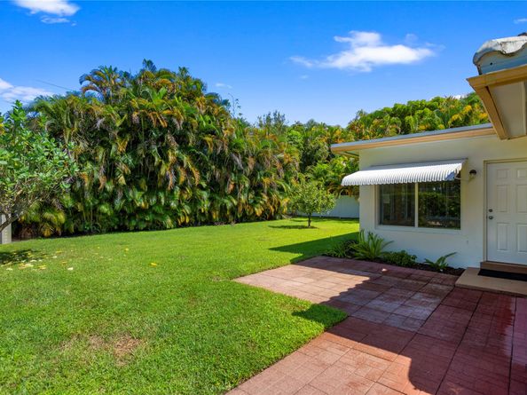 1777 NE 46th St, Oakland Park FL 33334