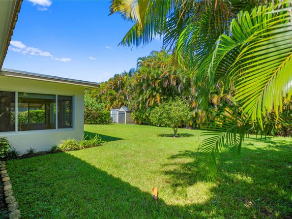 1777 NE 46th St, Oakland Park FL 33334