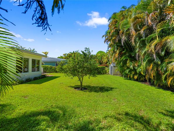 1777 NE 46th St, Oakland Park FL 33334
