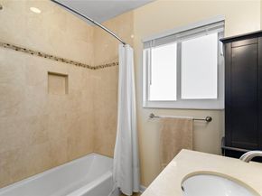 1777 NE 46th St, Oakland Park FL 33334