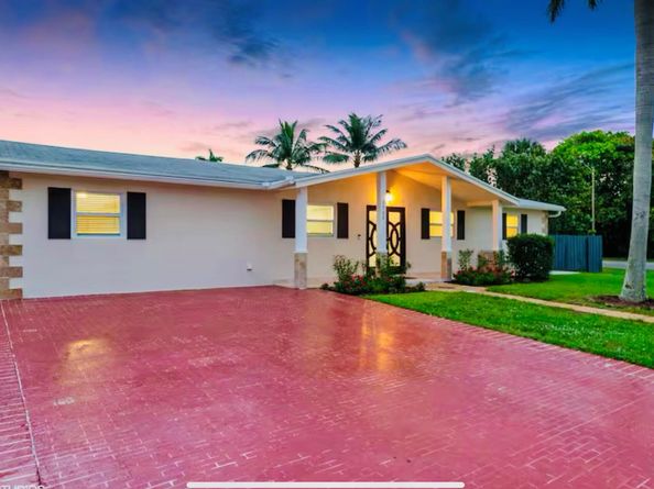3700 Australian Court, West Palm Beach FL 33407