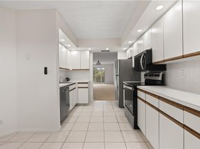 1801 Eleuthera Pt J3, Coconut Creek FL 33066