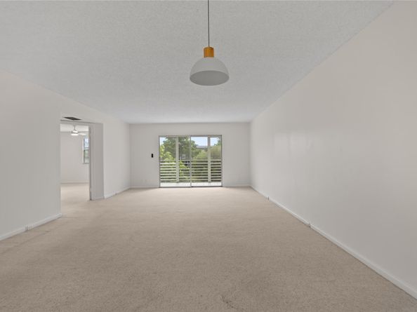 1801 Eleuthera Pt J3, Coconut Creek FL 33066