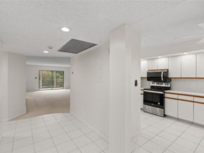 1801 Eleuthera Pt J3, Coconut Creek FL 33066