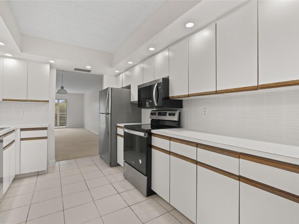 1801 Eleuthera Pt J3, Coconut Creek FL 33066