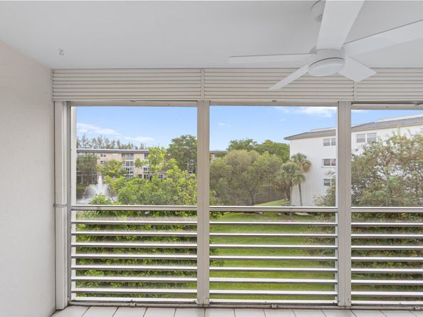 1801 Eleuthera Pt J3, Coconut Creek FL 33066