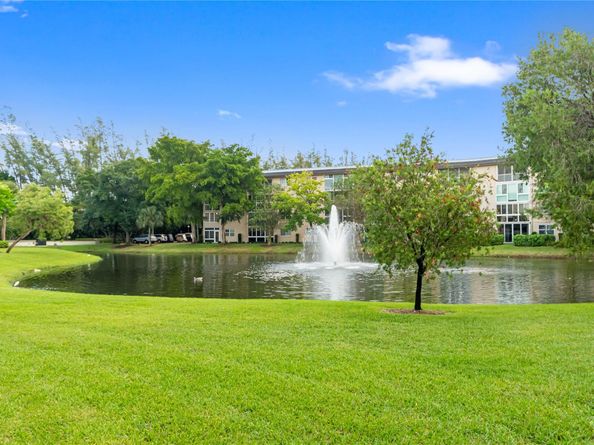 1801 Eleuthera Pt J3, Coconut Creek FL 33066