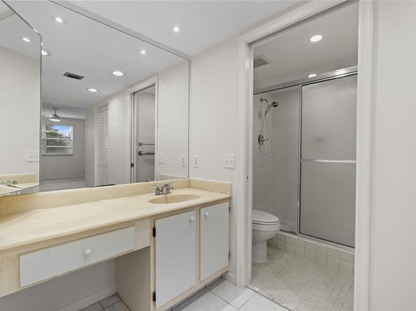 1801 Eleuthera Pt J3, Coconut Creek FL 33066