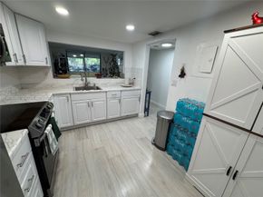 900 Colony Point Circle 218, Pembroke Pines FL 33026
