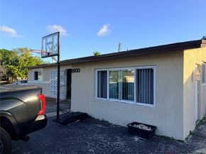 8900 NW 26th Pl, Sunrise FL 33322