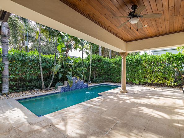 216 Summa Street, West Palm Beach FL 33405