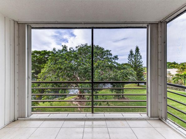 112 Royal Park Dr 3D, Oakland Park FL 33309