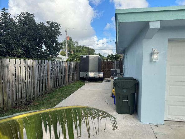 439 NE 33rd St, Boca Raton FL 33431