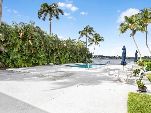 2860 S Ocean Boulevard 210, Palm Beach FL 33480