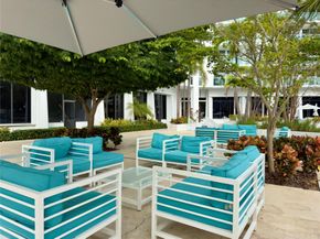 100 Bayview Dr PH28, Sunny Isles Beach FL 33160