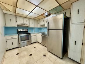 100 Bayview Dr PH28, Sunny Isles Beach FL 33160