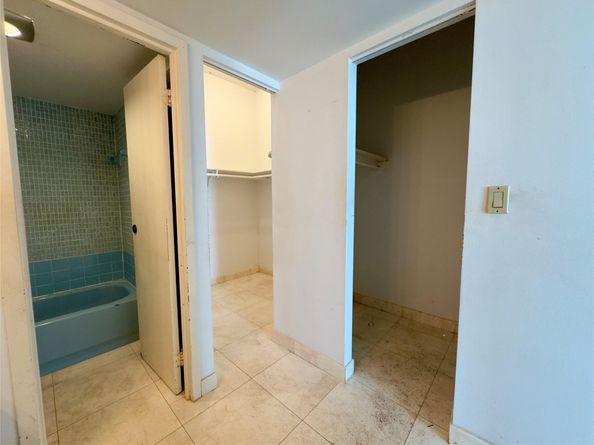 100 Bayview Dr PH28, Sunny Isles Beach FL 33160