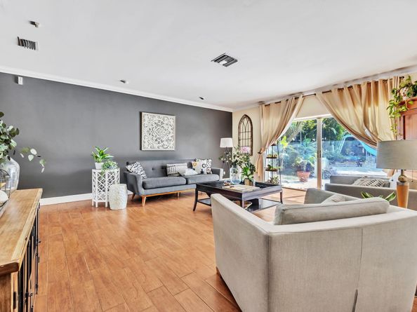 4734 Jefferson St, Hollywood FL 33021