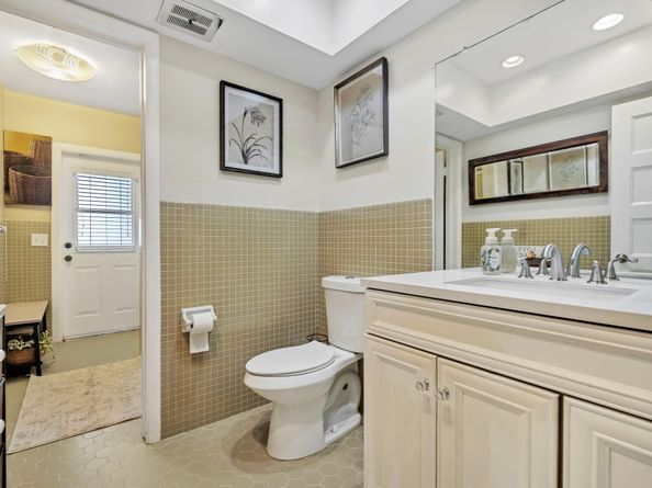 4734 Jefferson St, Hollywood FL 33021