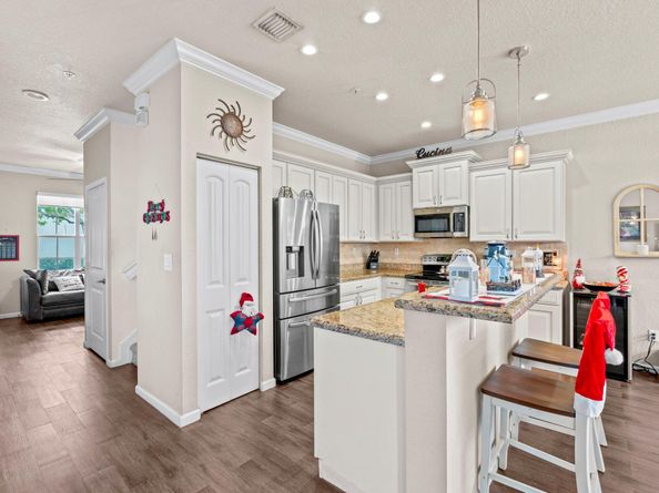 195 SW 7th St, Pompano Beach FL 33060