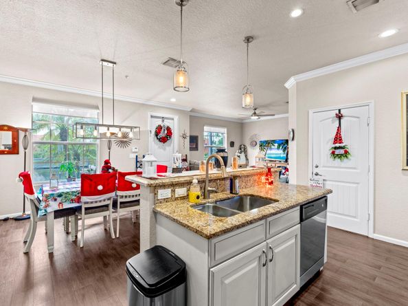 195 SW 7th St, Pompano Beach FL 33060