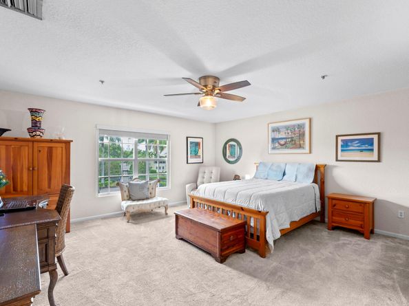 195 SW 7th St, Pompano Beach FL 33060