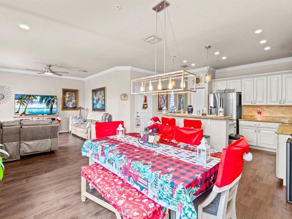 195 SW 7th St, Pompano Beach FL 33060