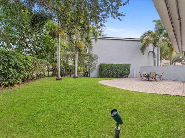 5857 Eagle Cay Circle, Coconut Creek FL 33073