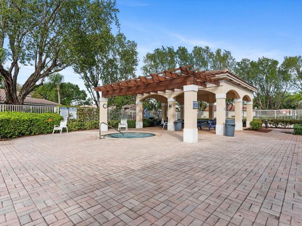 5857 Eagle Cay Circle, Coconut Creek FL 33073