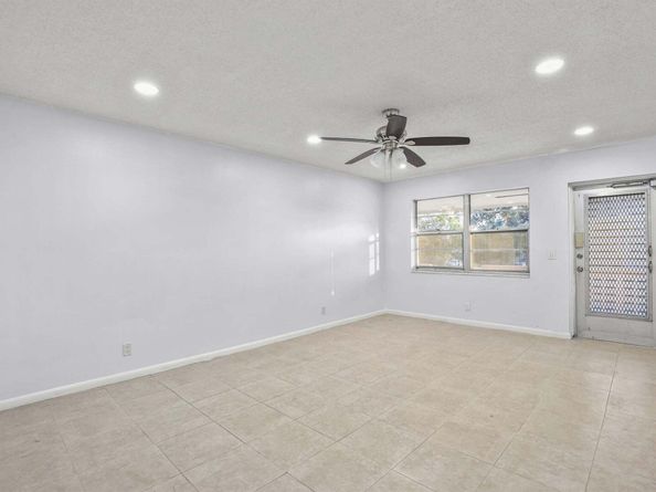 63 Hastings D, West Palm Beach FL 33417