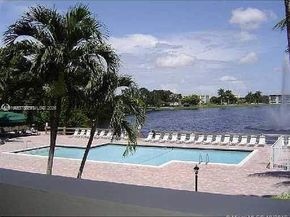 9230 Lagoon Place 310, Davie FL 33324