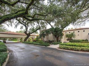 9230 Lagoon Place 310, Davie FL 33324
