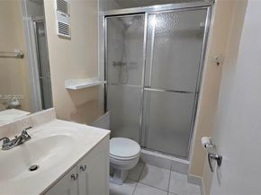 9230 Lagoon Place 310, Davie FL 33324