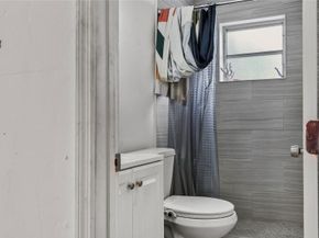 3446 NW 17 St, Miami FL 33125