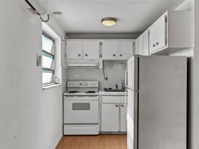 3446 NW 17 St, Miami FL 33125