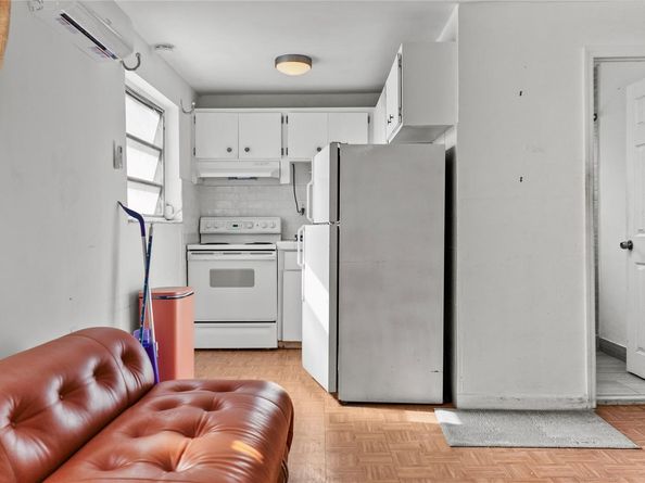 3446 NW 17 St, Miami FL 33125