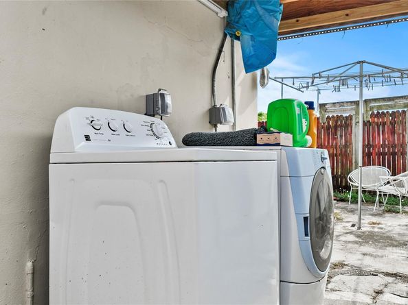 3446 NW 17 St, Miami FL 33125