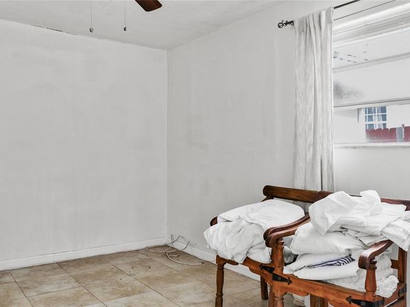 3446 NW 17 St, Miami FL 33125