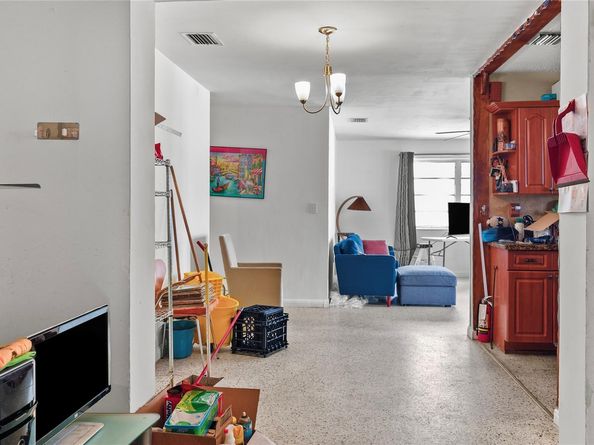 3446 NW 17 St, Miami FL 33125