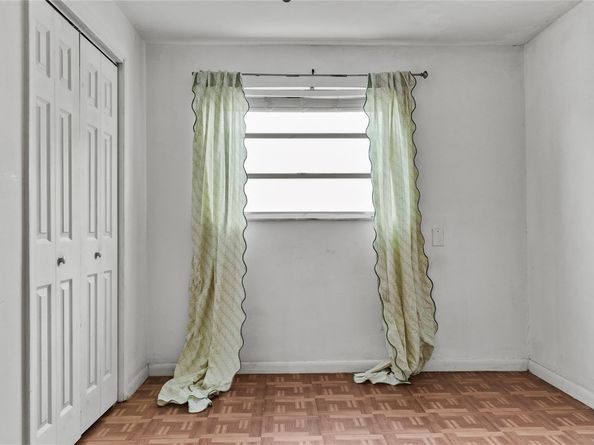 3446 NW 17 St, Miami FL 33125