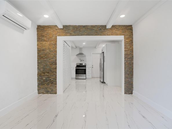 409 N 61st Ter, Hollywood FL 33024