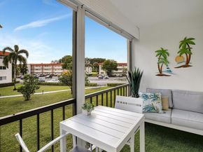 9720 S Hollybrook Lake Dr 204, Pembroke Pines FL 33025