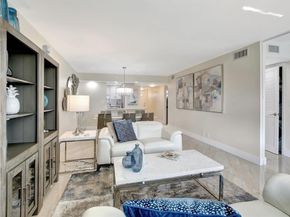 9720 S Hollybrook Lake Dr 204, Pembroke Pines FL 33025