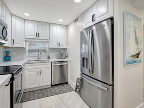 9720 S Hollybrook Lake Dr 204, Pembroke Pines FL 33025